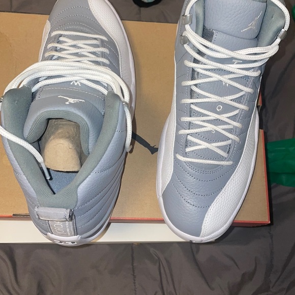 Men’s size 10 air jordan 12 retro’s. - Picture 4 of 5